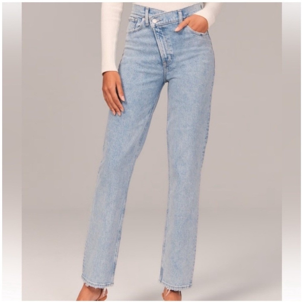 A&F Curve Love 90s Straight Criss Cross High Rise Jeans NWT 29/8 Extra Short